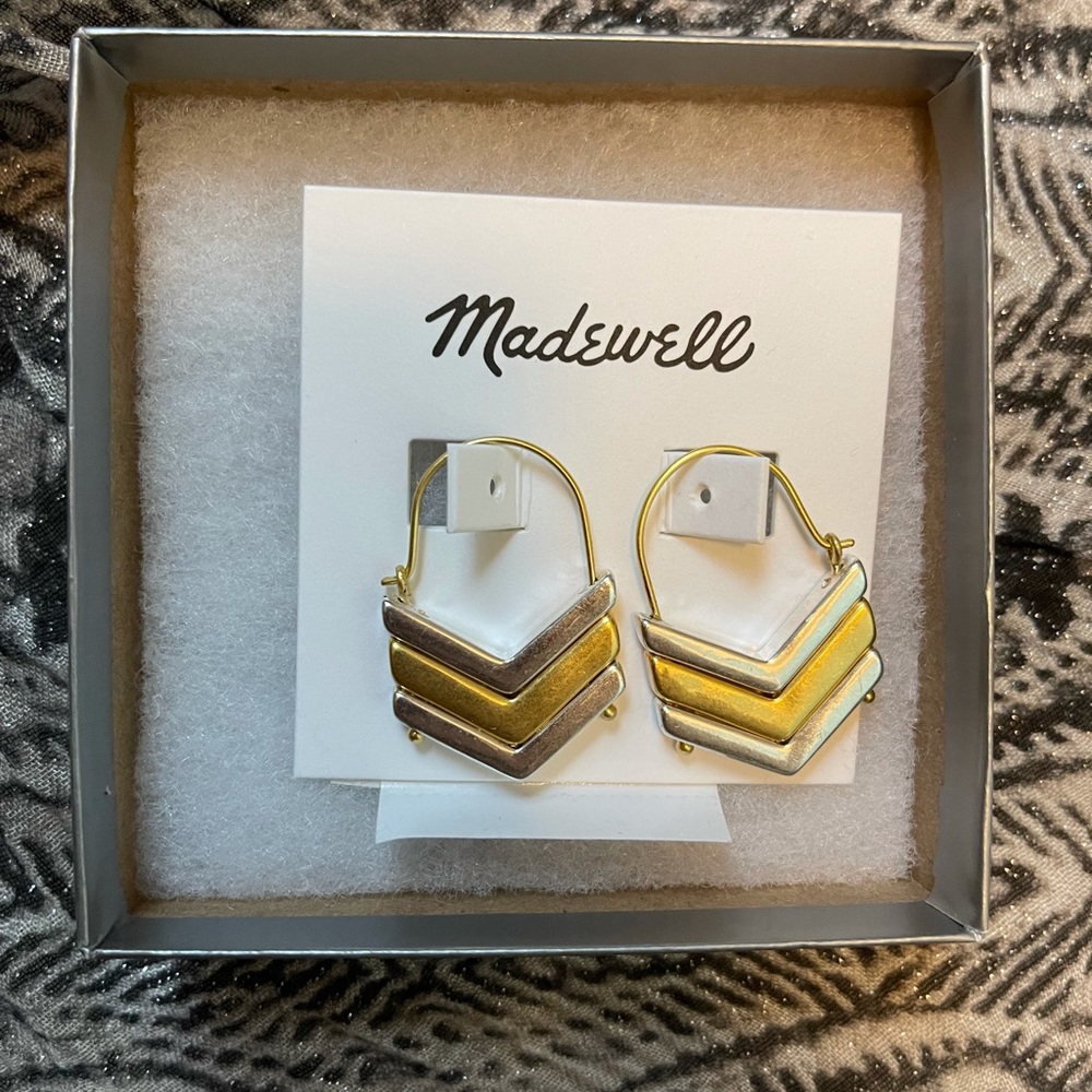Madewell Arrowstack earrings for sale!